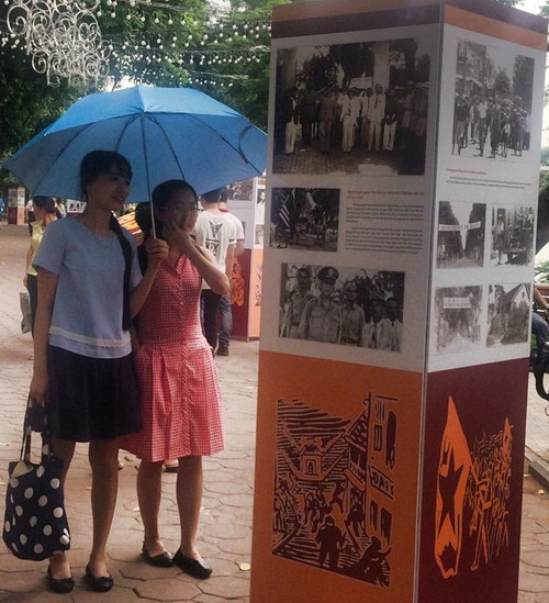Triển lãm “Những năm tháng không thể nào quên” ảnh 1